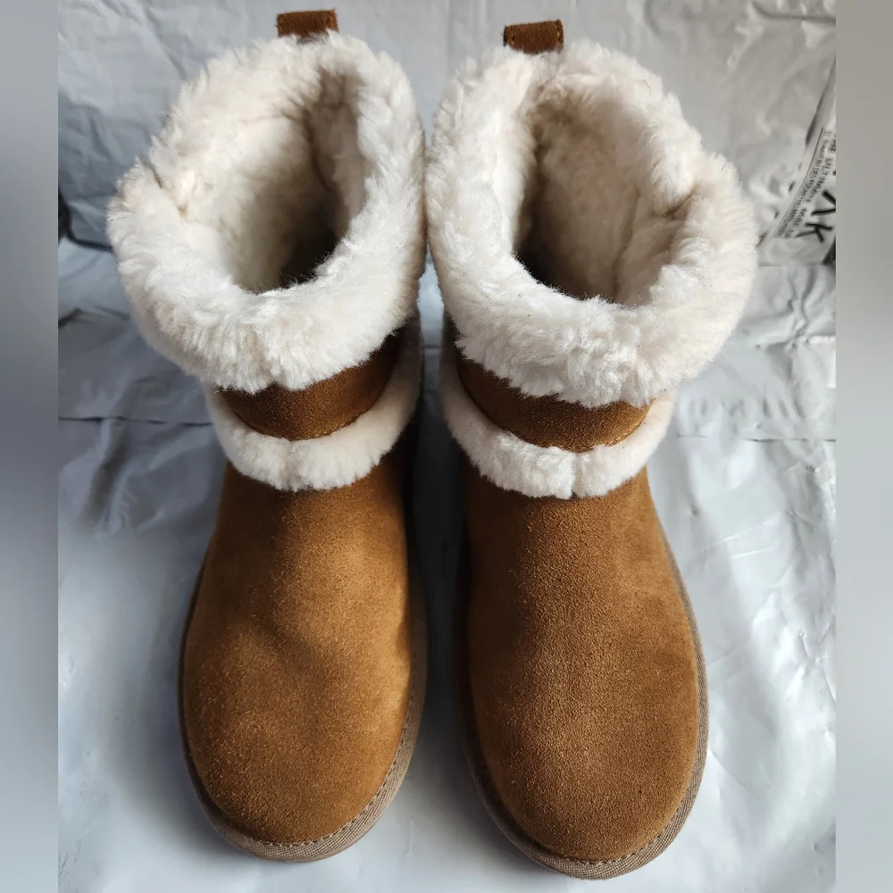 Cozy Tan Shearling-Lined Women's Boots